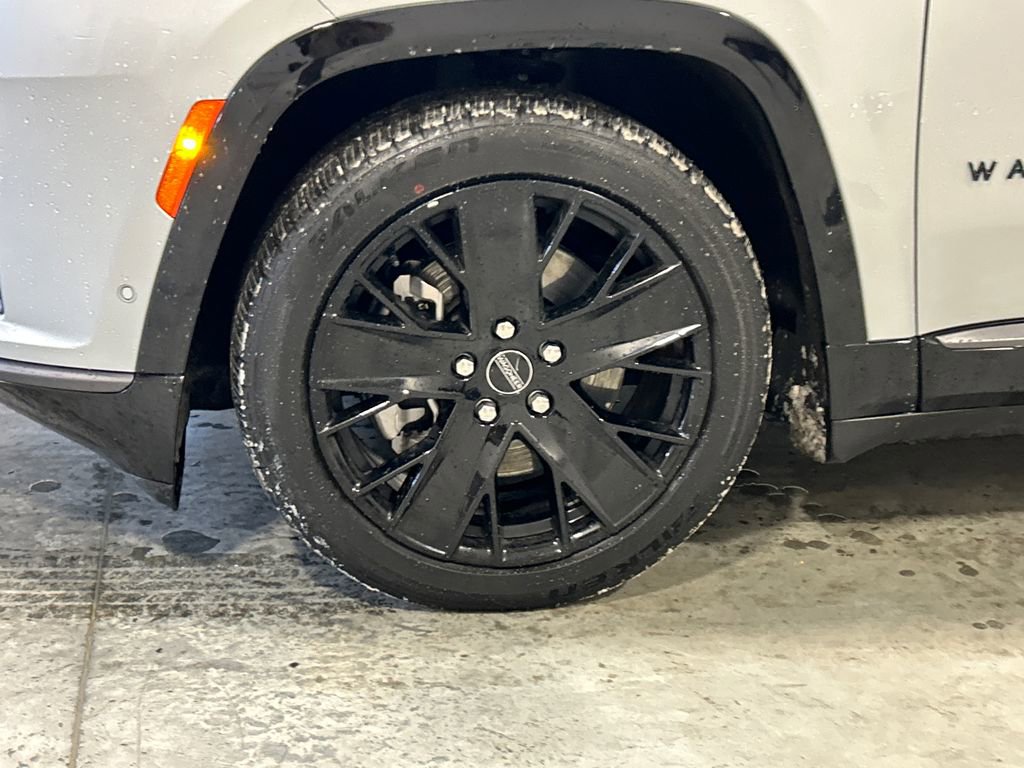 Used 2024 Jeep Wagoneer Launch Edition image 11