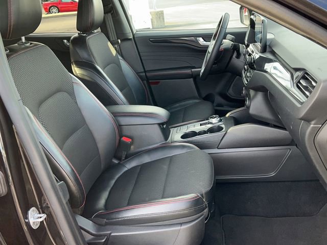 Used 2025 Ford Escape ST-Line Select AWD/4WD image 22