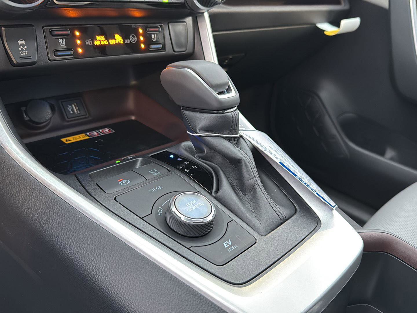 New 2025 Toyota RAV4 Limited image 25