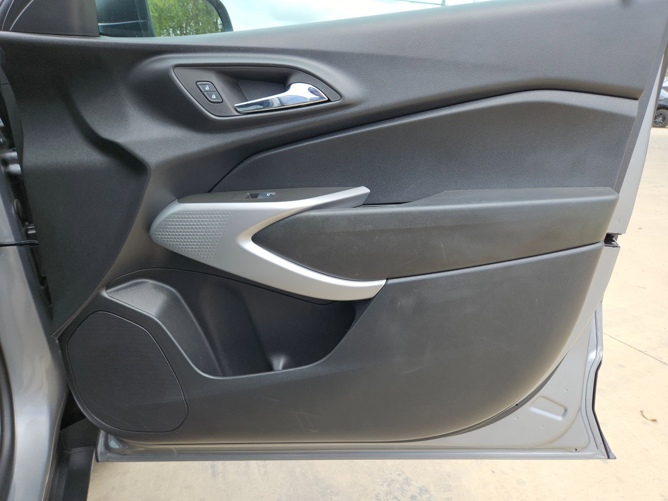 Certified 2024 Chevrolet Trax LS image 29