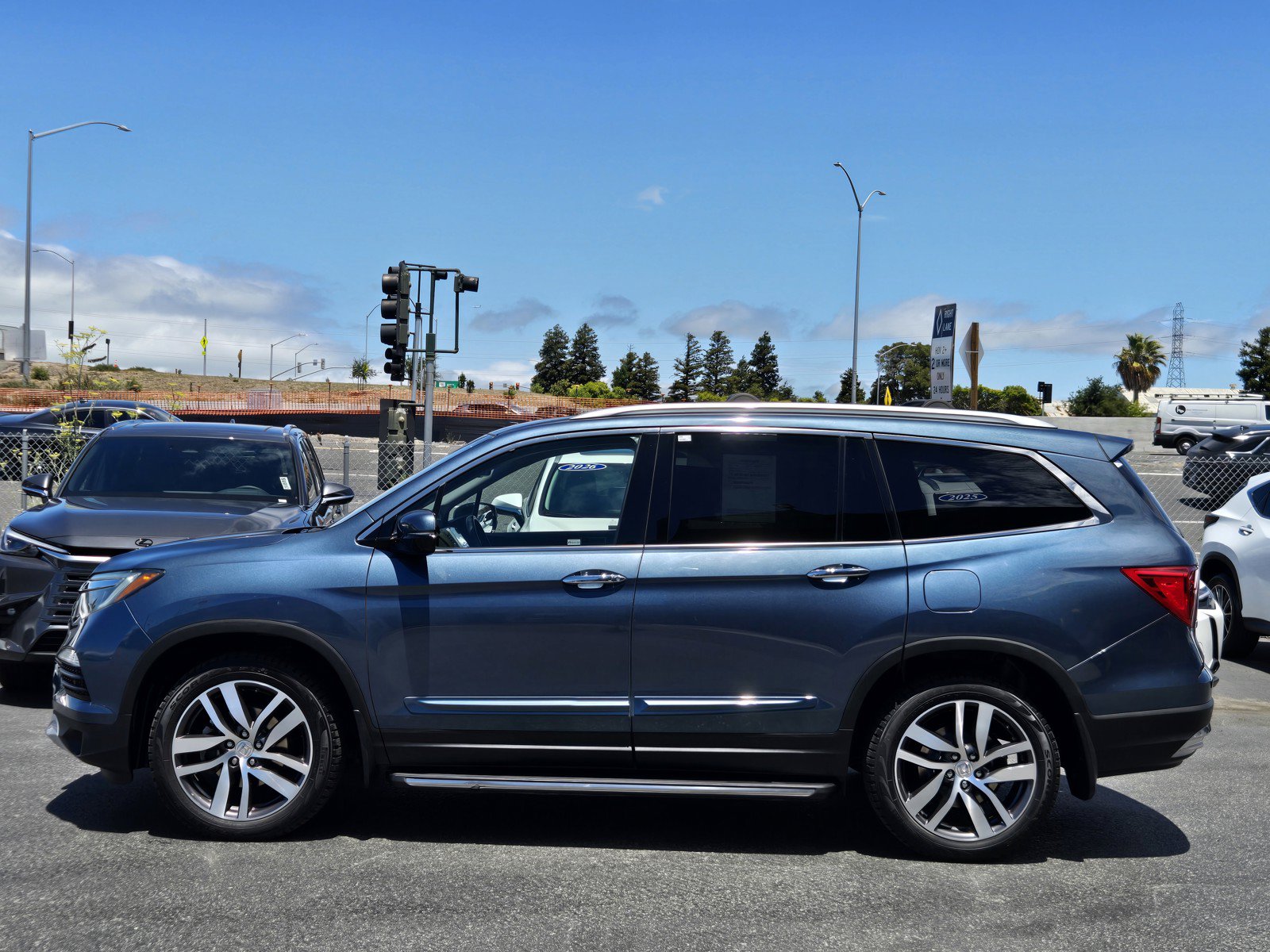 Used 2017 Honda Pilot Touring image 7