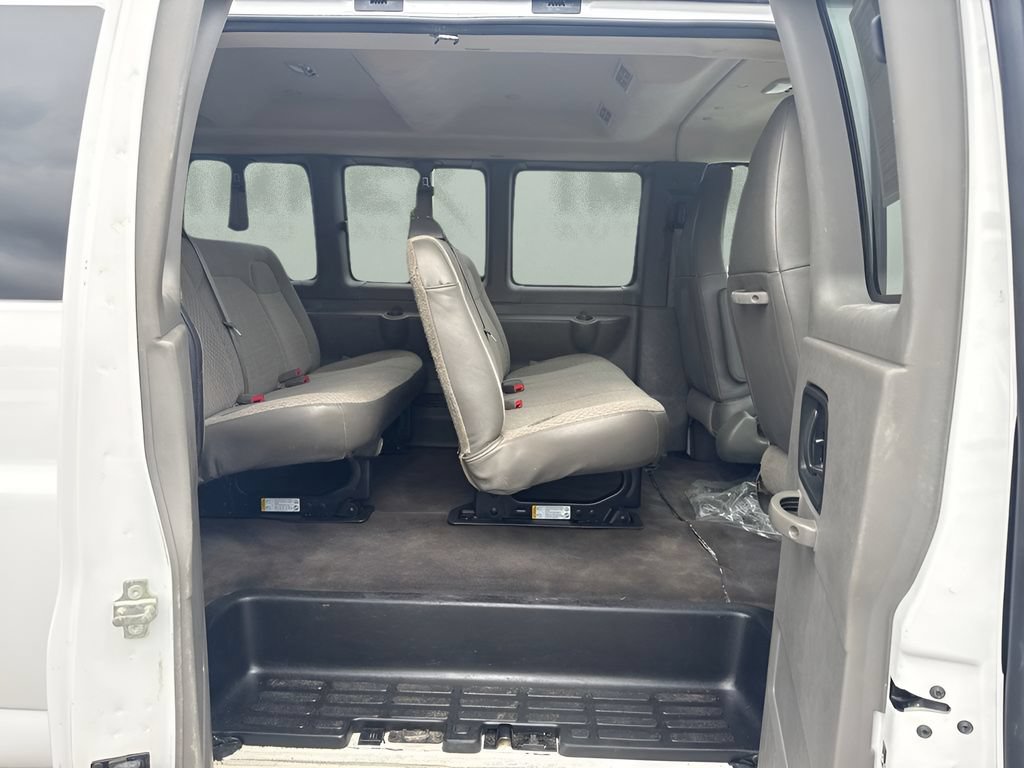 Used 2025 Chevrolet Express 3500 LS RWD image 19