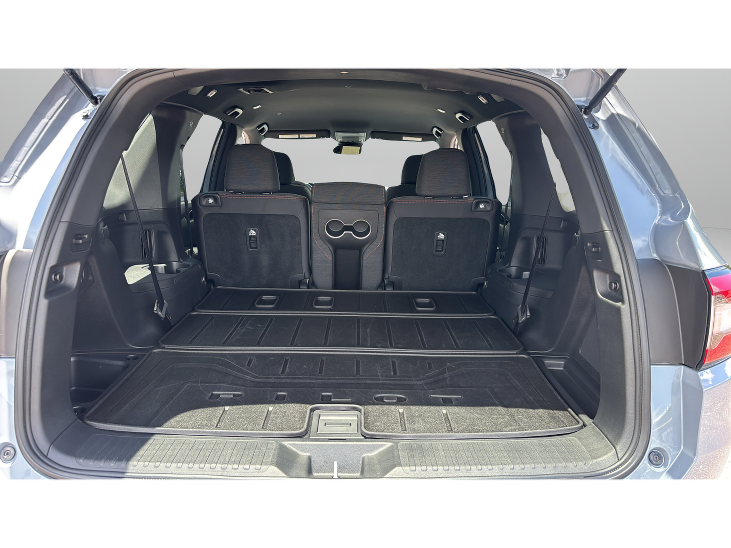 Used 2025 Honda Pilot Sport image 14