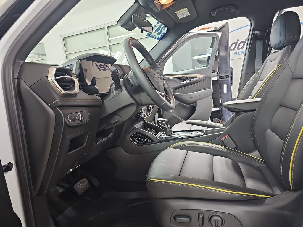 Certified 2024 Chevrolet TrailBlazer ACTIV w/ Driver Confidence Package AWD/4WD image 18