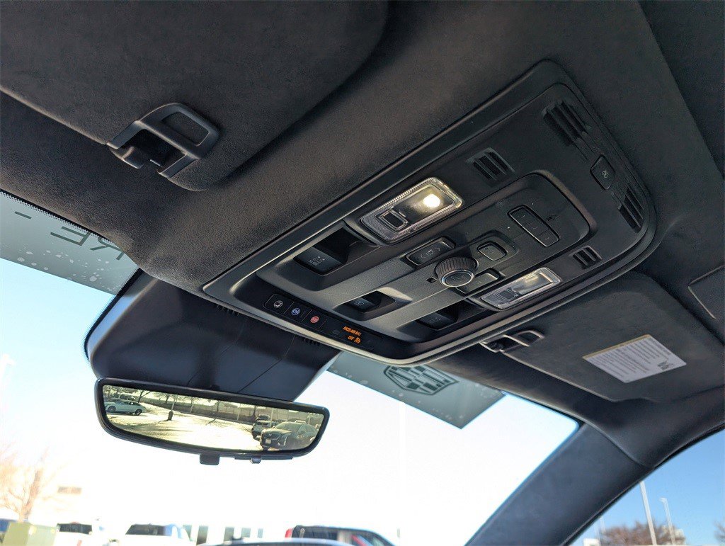 Certified 2022 Cadillac Escalade Sport Platinum w/ Heavy-Duty Trailer Package image 29