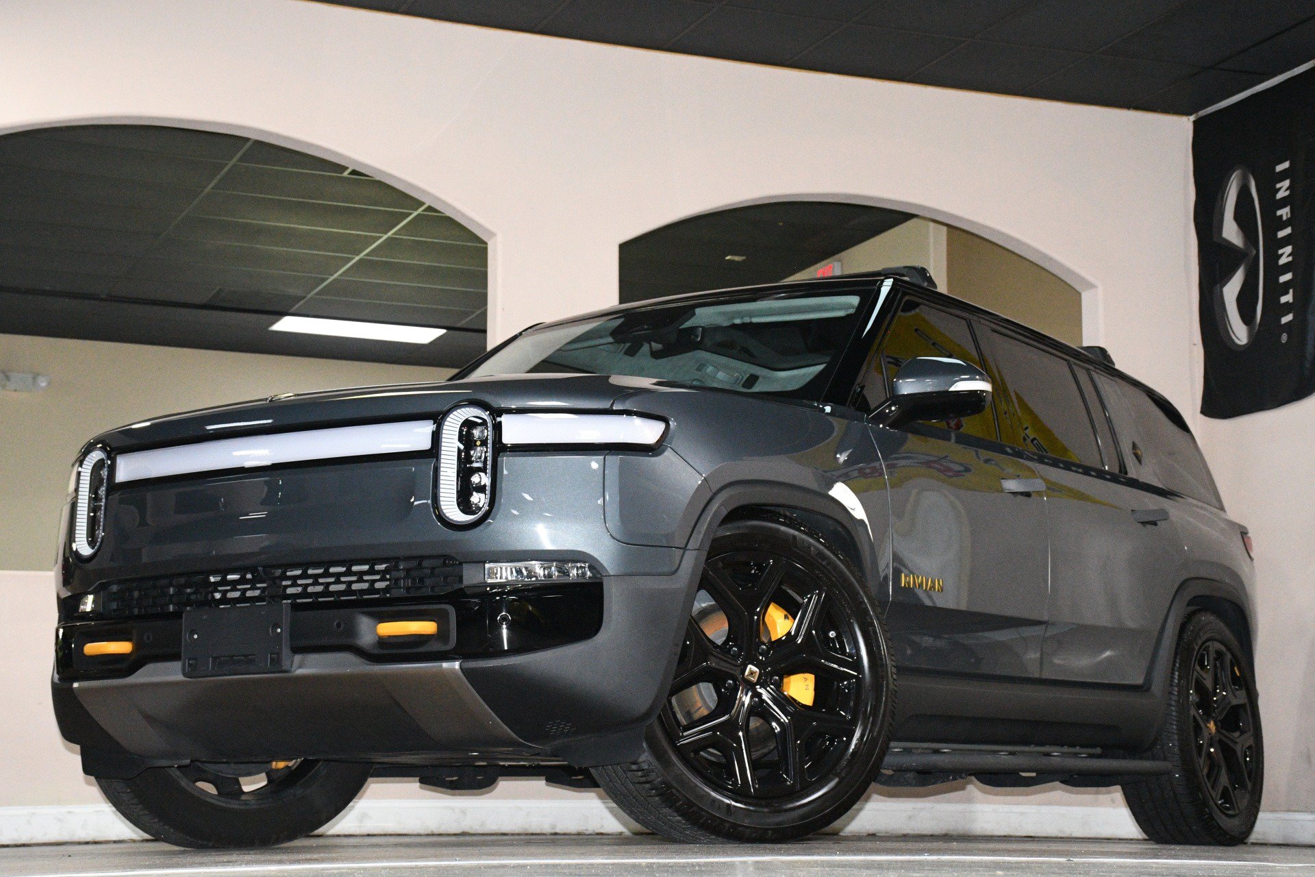 Used 2023 Rivian R1S Launch Edition Quad AWD/4WD image 84