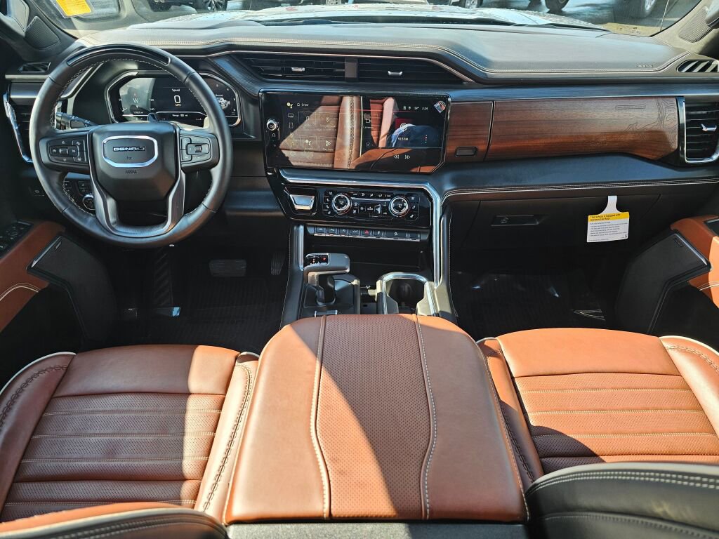 Used 2025 GMC Sierra 1500 Denali Ultimate AWD/4WD image 9