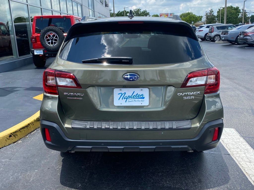 Used 2018 Subaru Outback 3.6R Touring AWD/4WD image 8