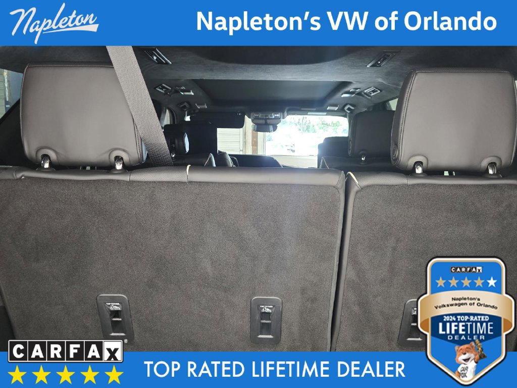 Used 2023 Cadillac Escalade V w/ LPO, ONYX Package AWD/4WD image 14