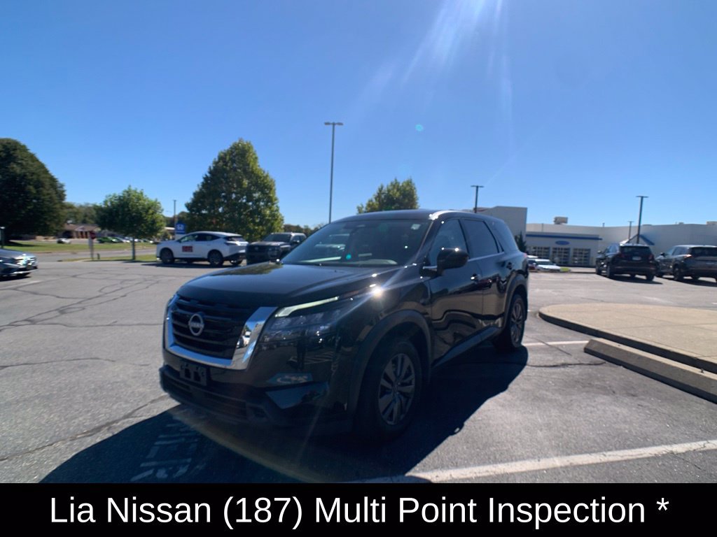 Used 2023 Nissan Pathfinder S AWD/4WD image 8