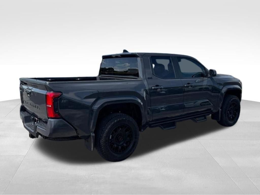 Used 2026 Toyota Tacoma SR5 AWD/4WD image 7