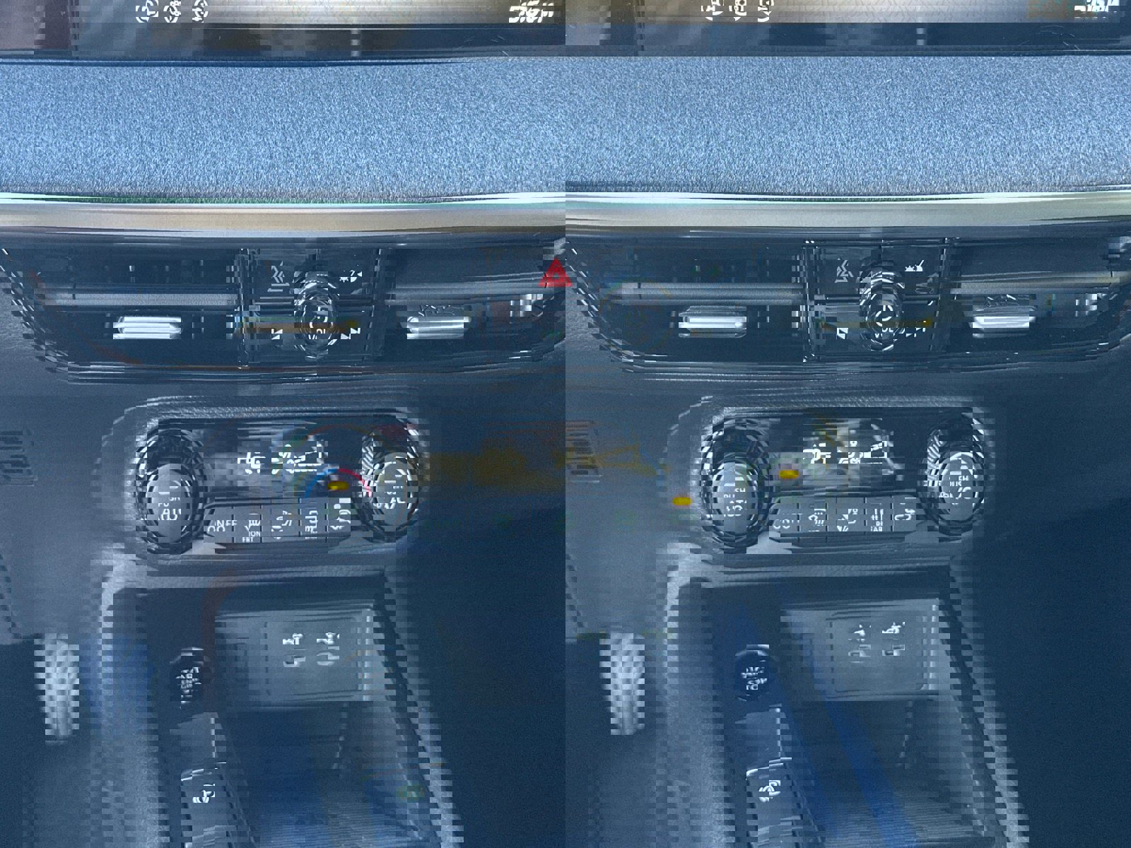 New 2026 Nissan Kicks SV image 29