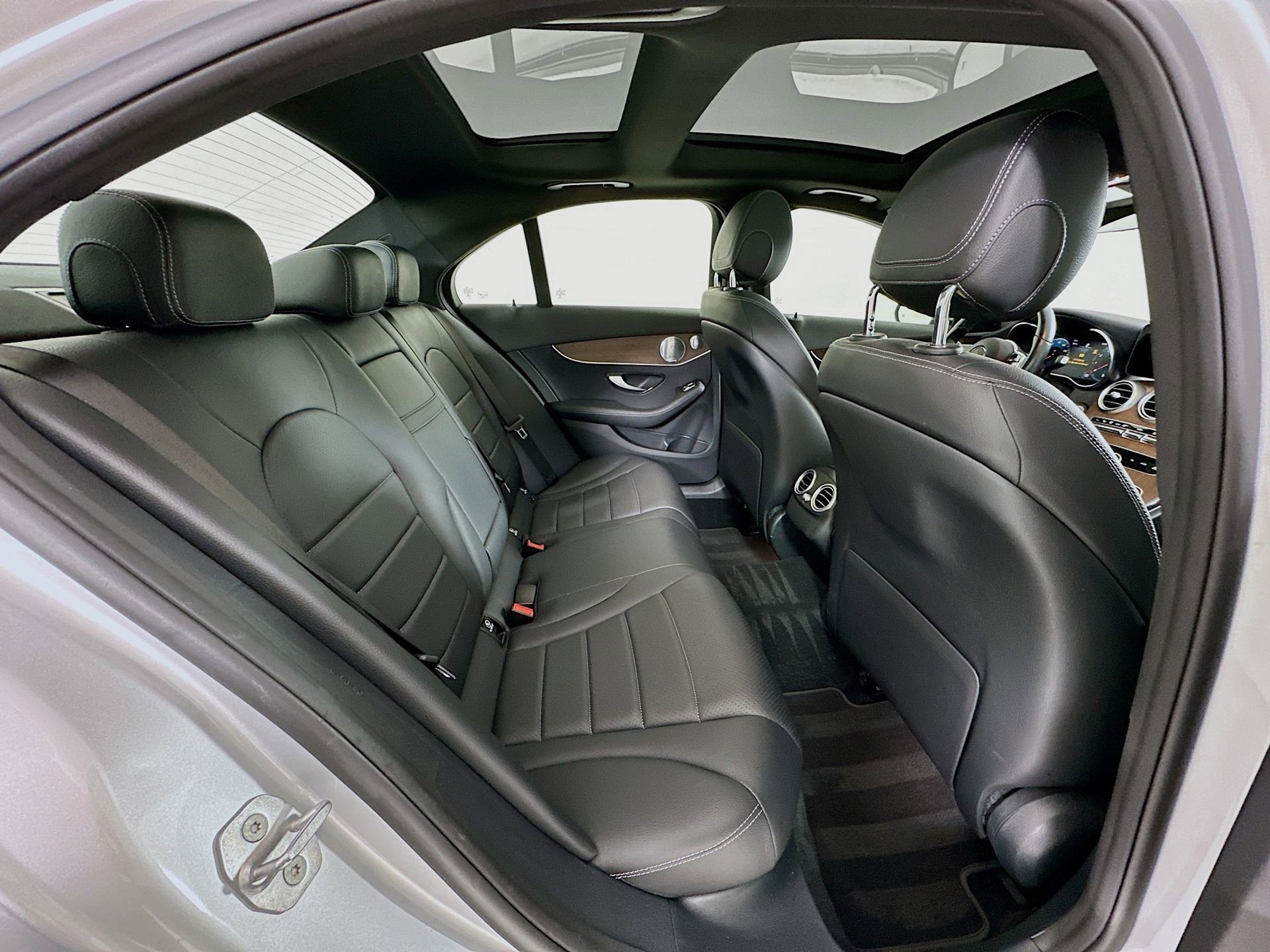 Used 2021 Mercedes-Benz C 300 Sedan image 29