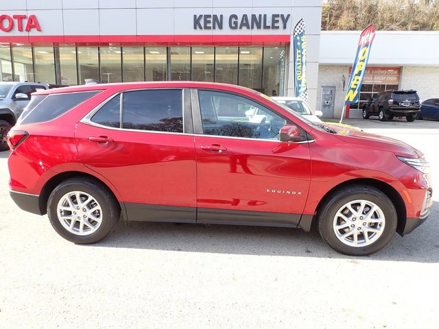 Used 2023 Chevrolet Equinox LT image 2
