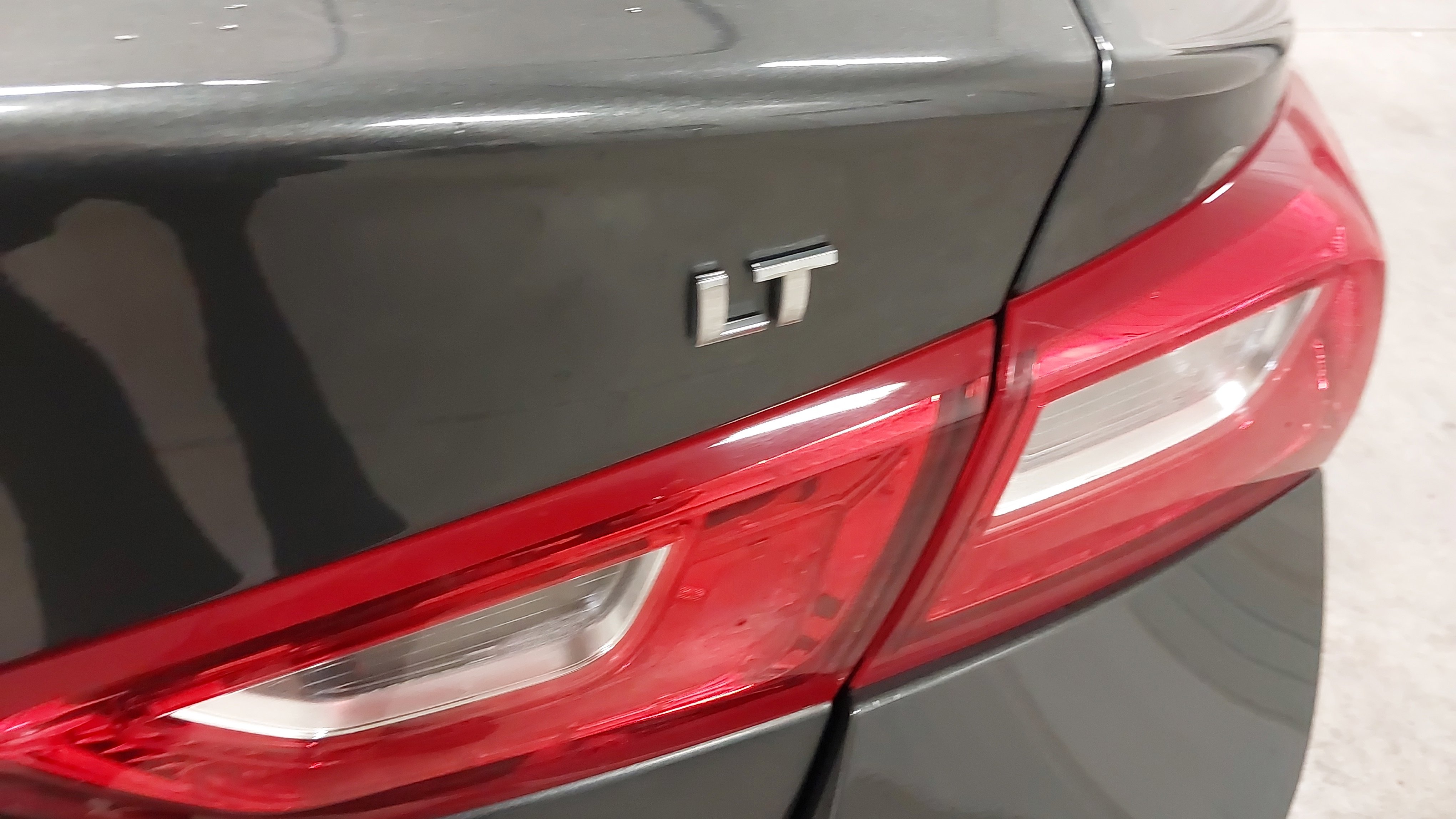 Used 2017 Chevrolet Malibu LT w/ Leather Package image 33