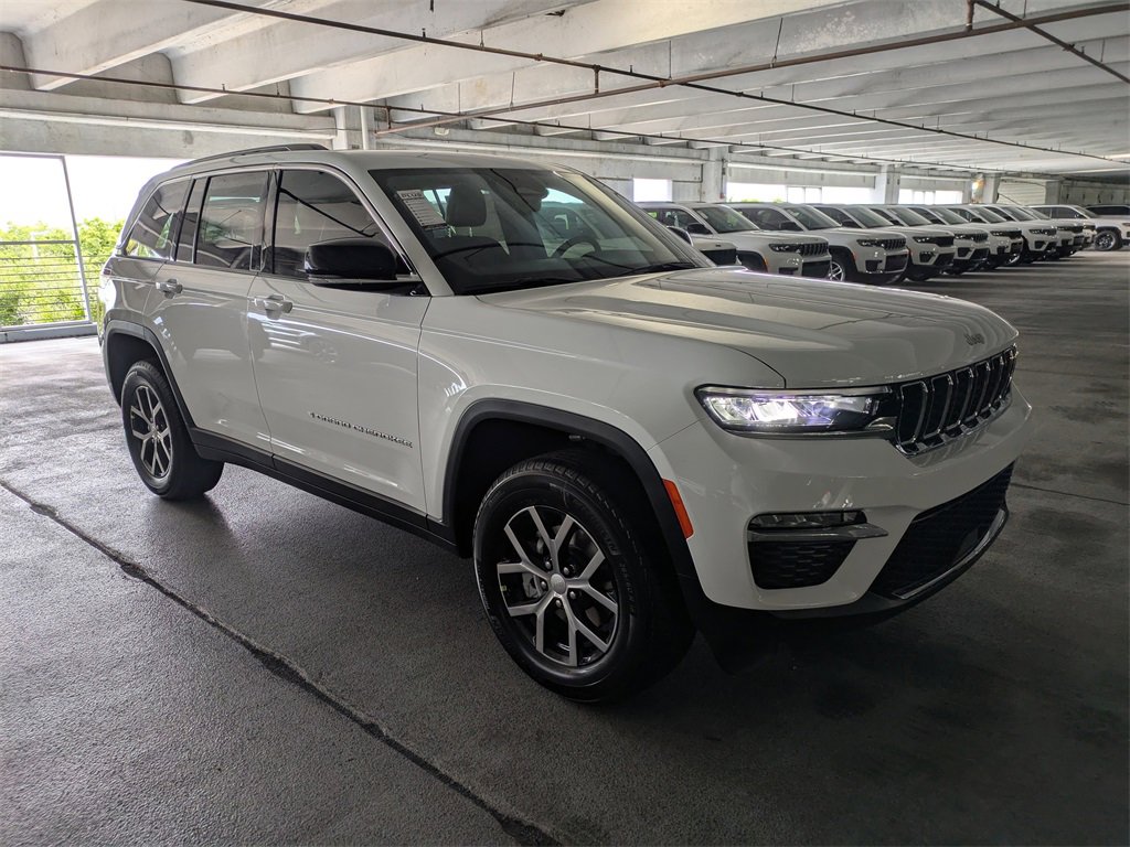 New 2025 Jeep Grand Cherokee Limited image 2