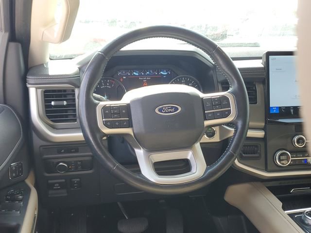 Used 2023 Ford Expedition Max XLT image 11