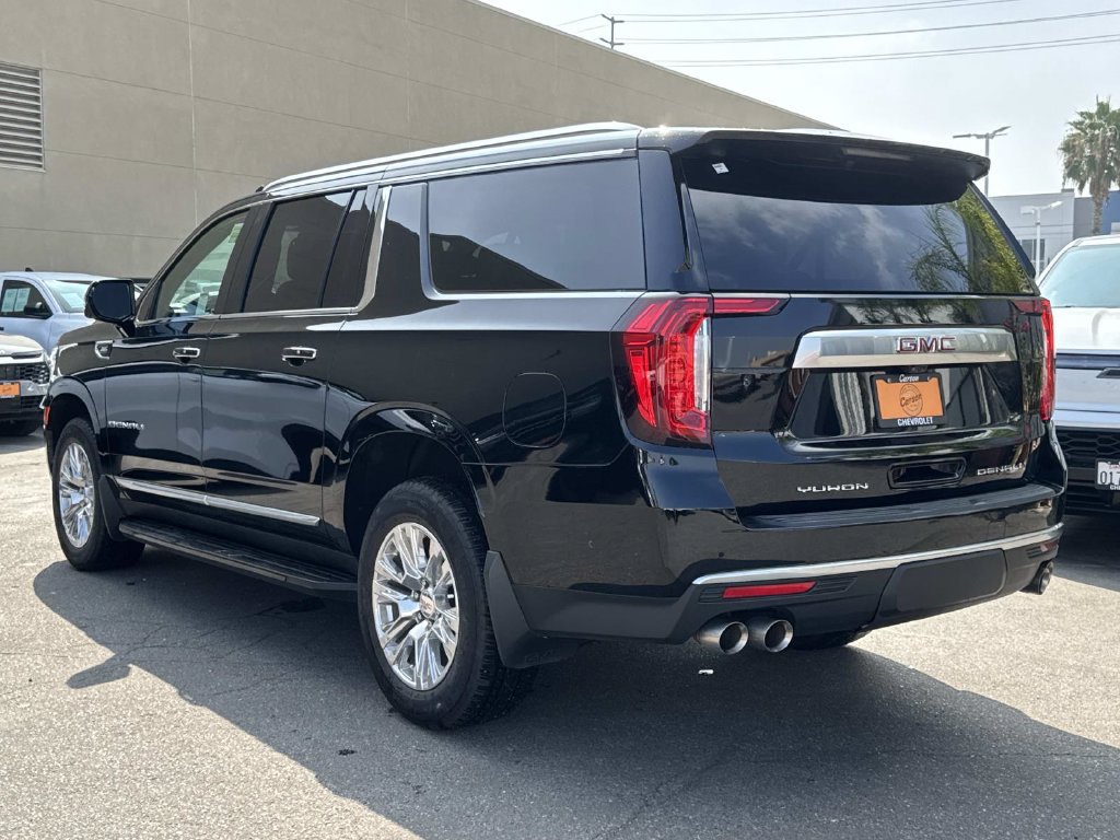Used 2024 GMC Yukon XL Denali w/ Advanced Technology Package RWD image 4