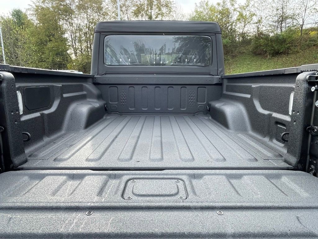 New 2025 Jeep Gladiator Sport AWD/4WD image 18