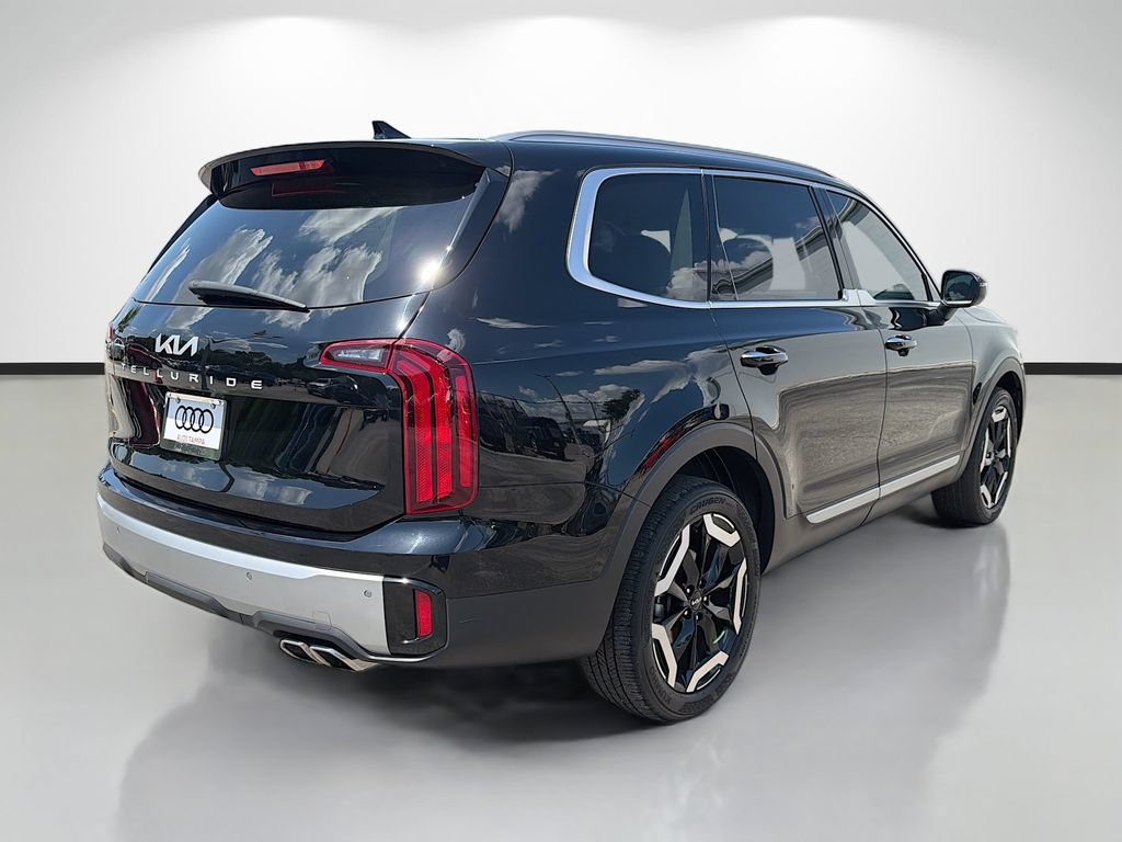 Certified 2024 Kia Telluride S FWD image 3