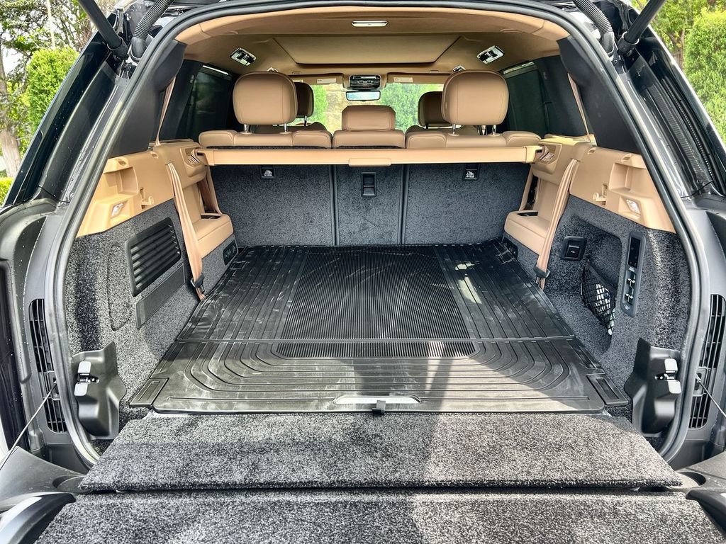 New 2026 Land Rover Range Rover Long Wheelbase SE AWD/4WD image 18