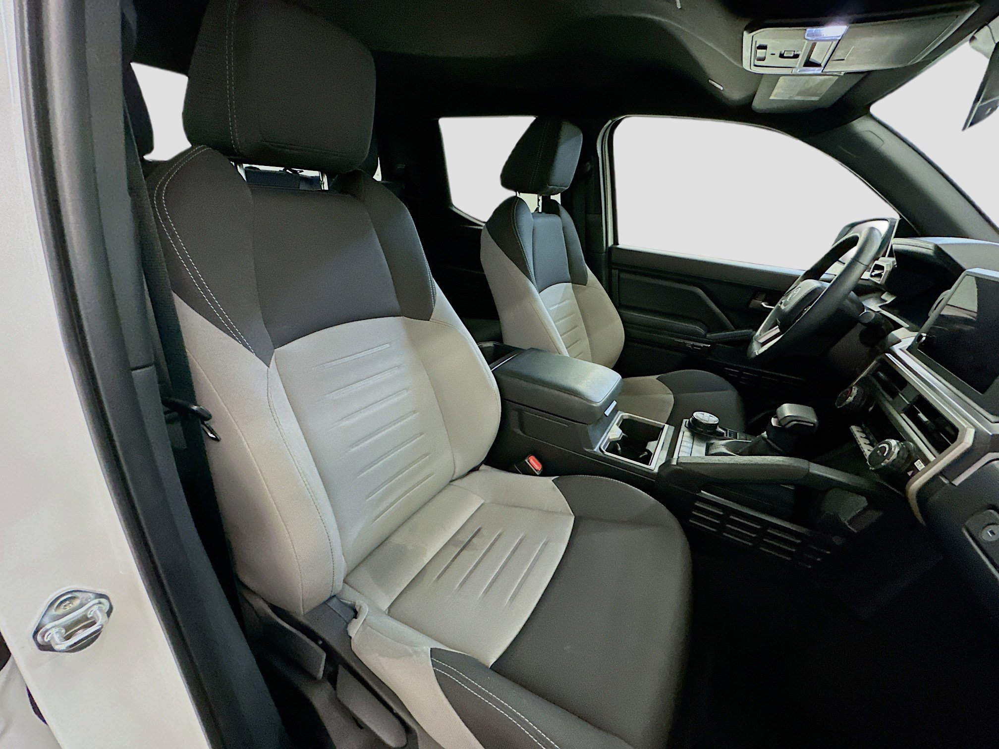 Used 2025 Toyota Tacoma TRD Off-Road image 32