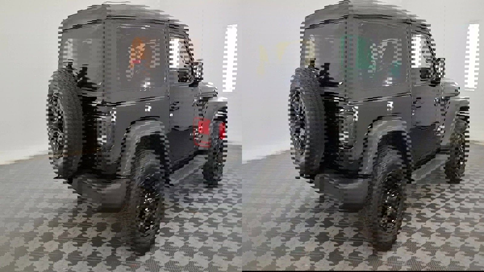 Used 2018 Jeep Wrangler Sport S image 4