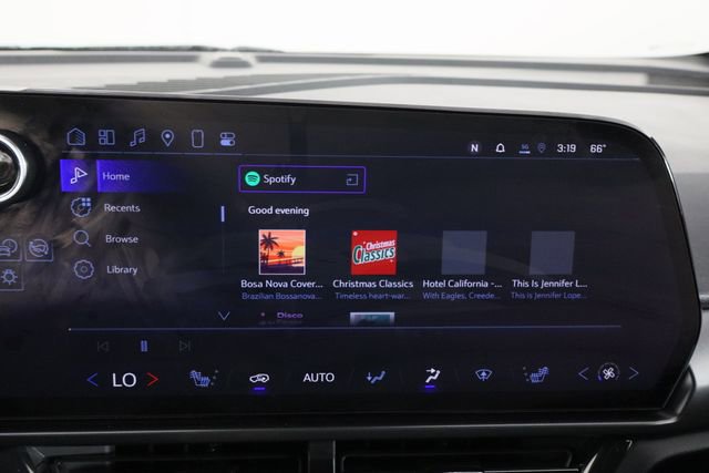 Used 2024 Chevrolet Equinox EV RS w/ LPO, Trailering Package image 33