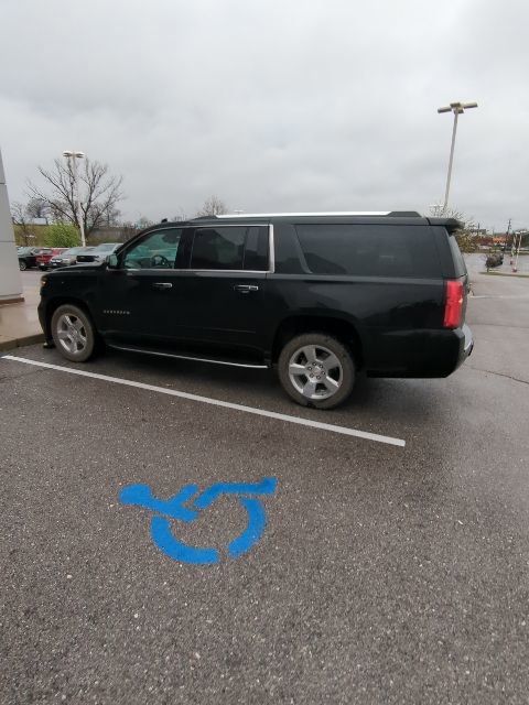 Used 2017 Chevrolet Suburban Premier image 7