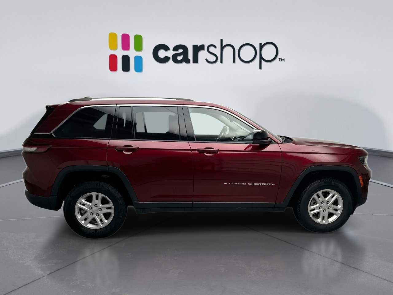 Used 2023 Jeep Grand Cherokee Laredo image 6