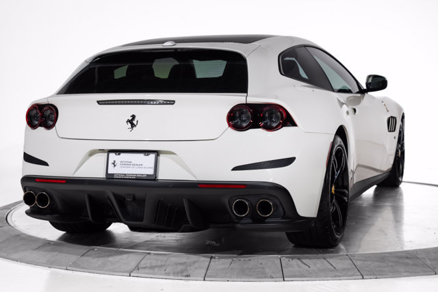 Used 2018 Ferrari GTC4Lusso AWD/4WD image 11