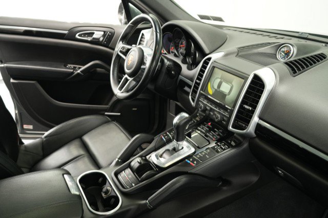 Used 2016 Porsche Cayenne image 48