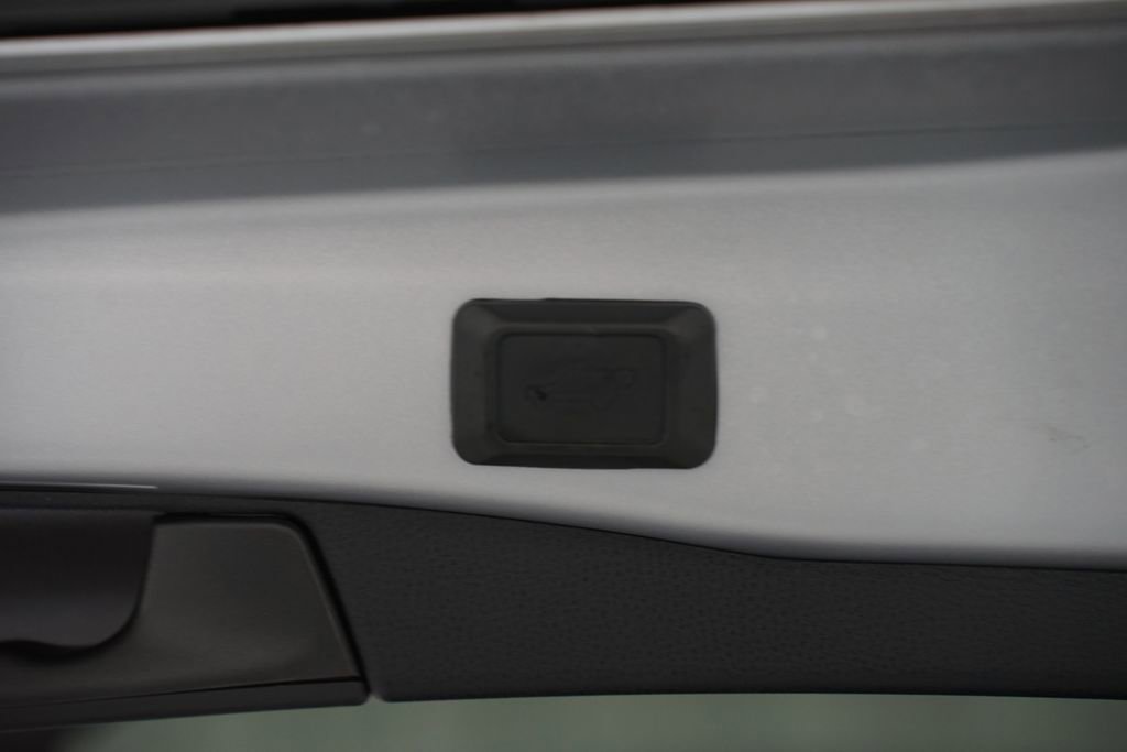 Used 2019 Toyota RAV4 XLE image 34