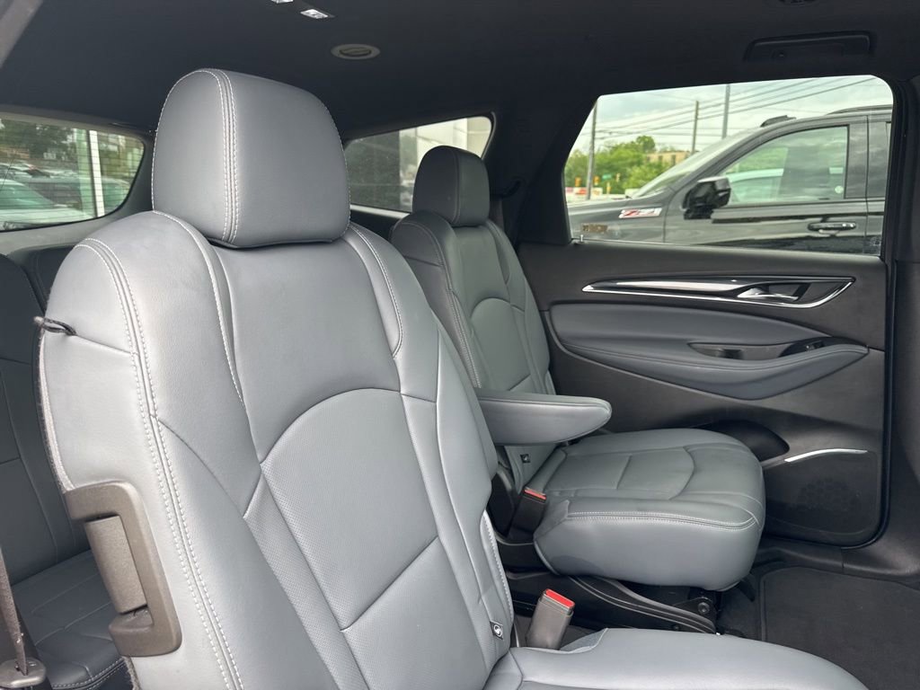 Used 2024 Buick Enclave Essence AWD/4WD image 27