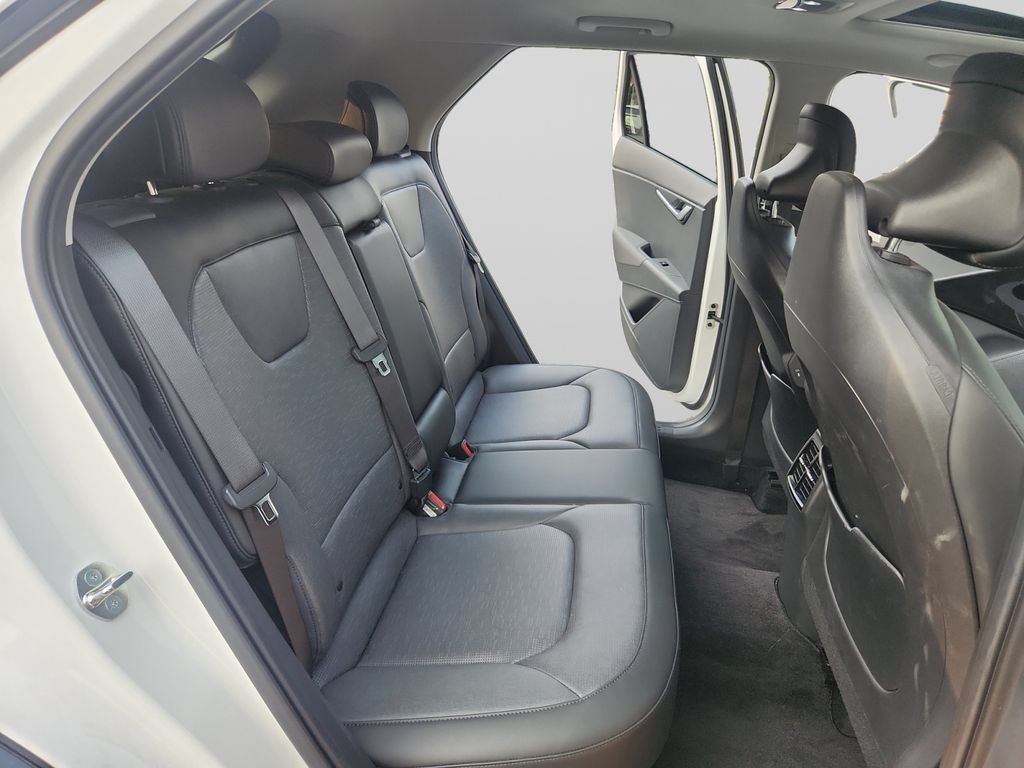 Certified 2024 Kia Niro SX Touring FWD image 17