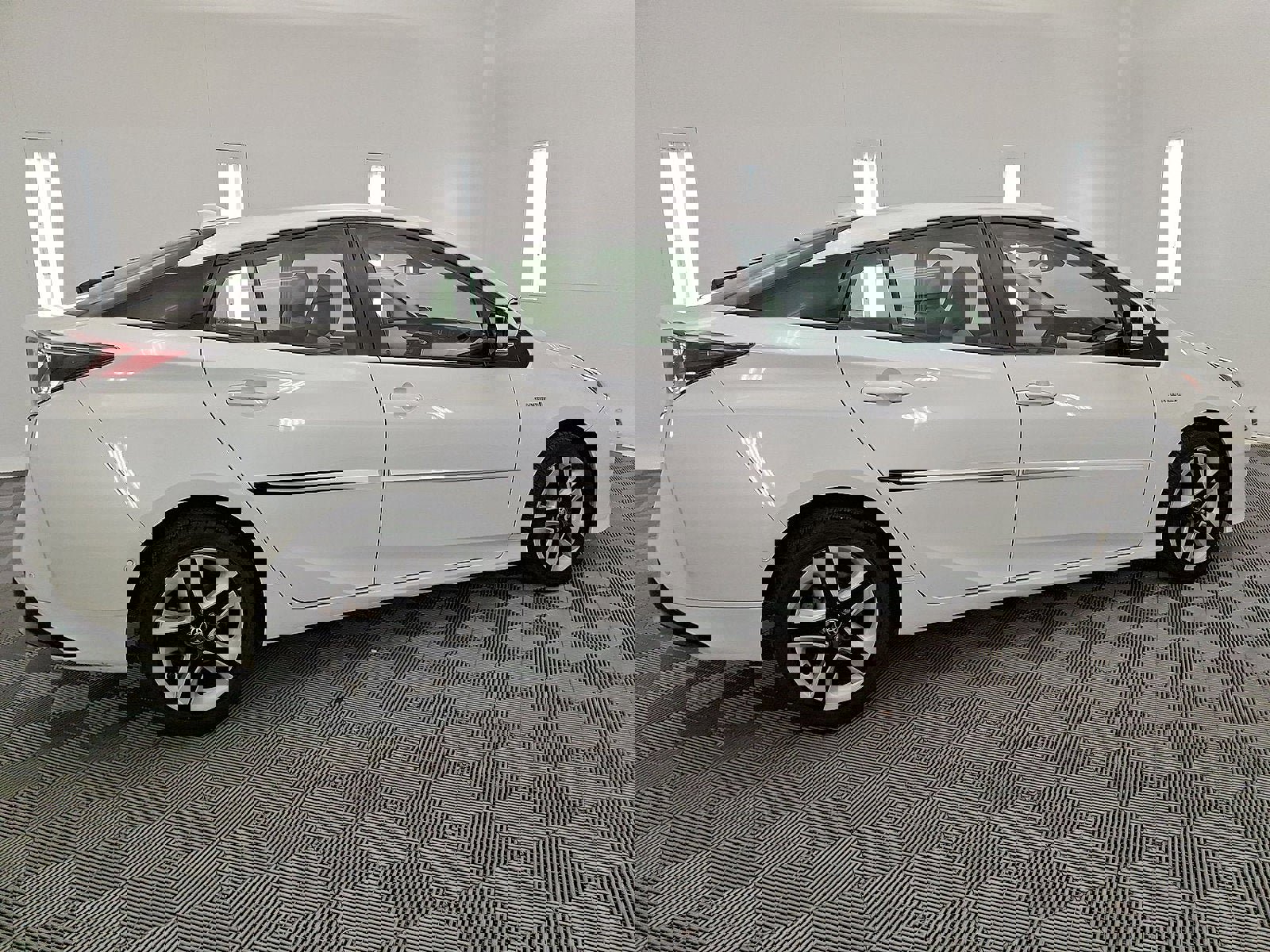 Used 2017 Toyota Prius Four Touring image 26