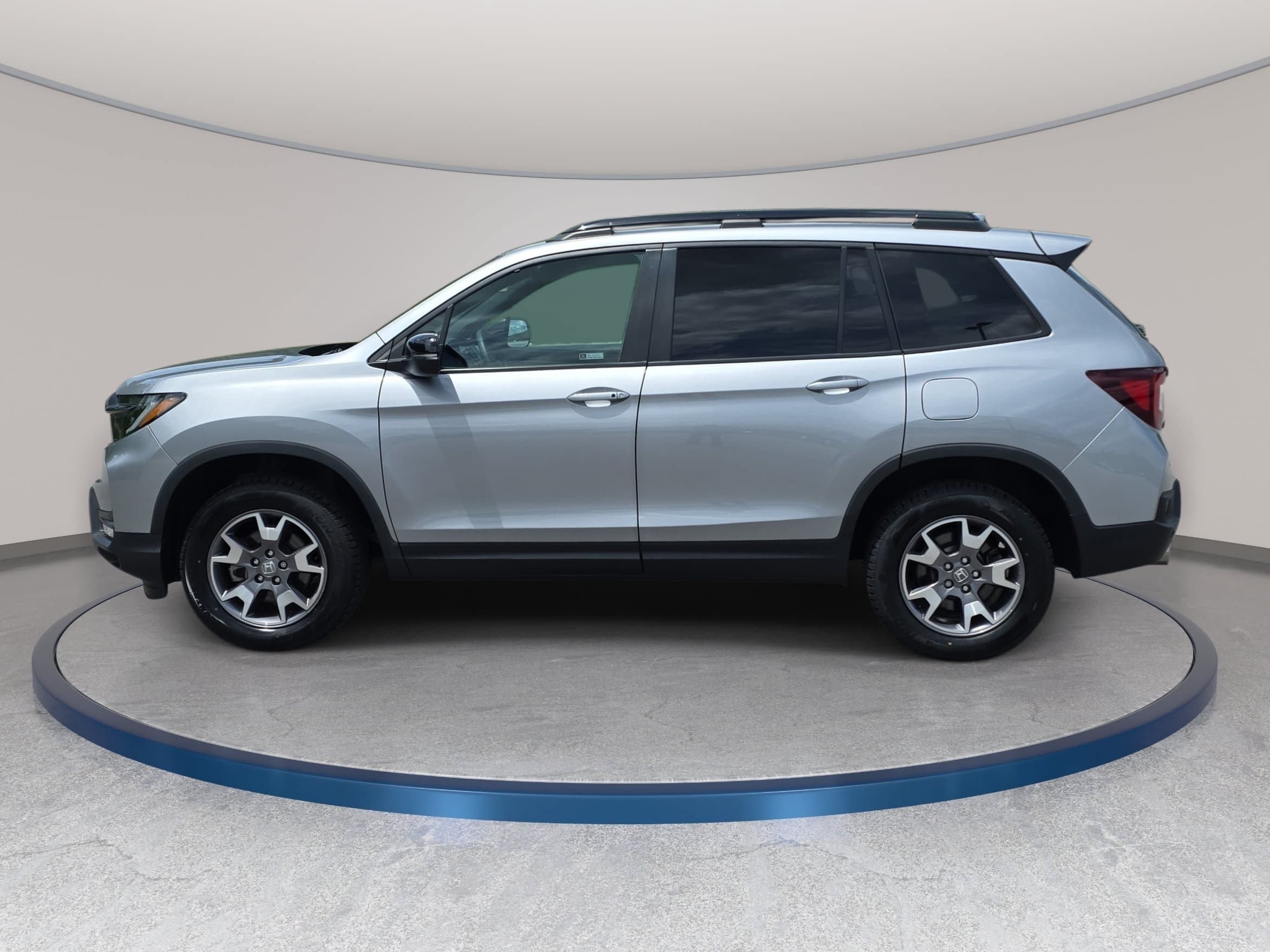 Used 2023 Honda Passport TrailSport image 8