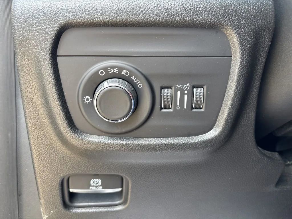 Used 2021 Jeep Grand Cherokee L Laredo AWD/4WD image 10