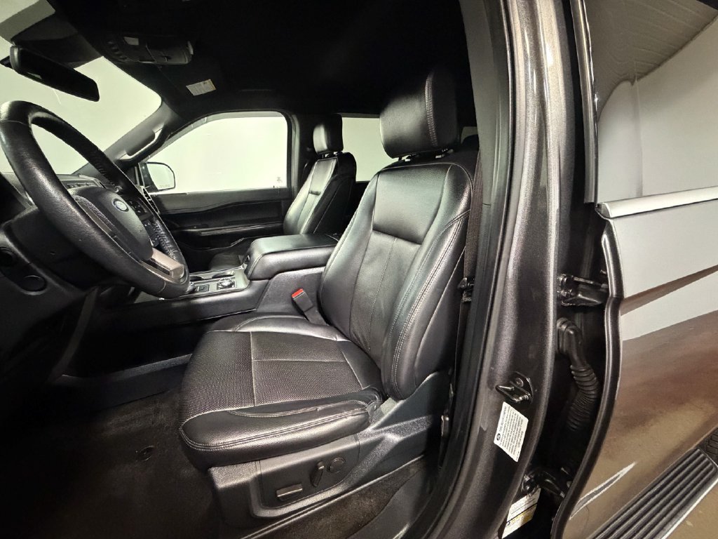 Used 2020 Ford Expedition Max XLT w/ Equipment Group 202A AWD/4WD image 12