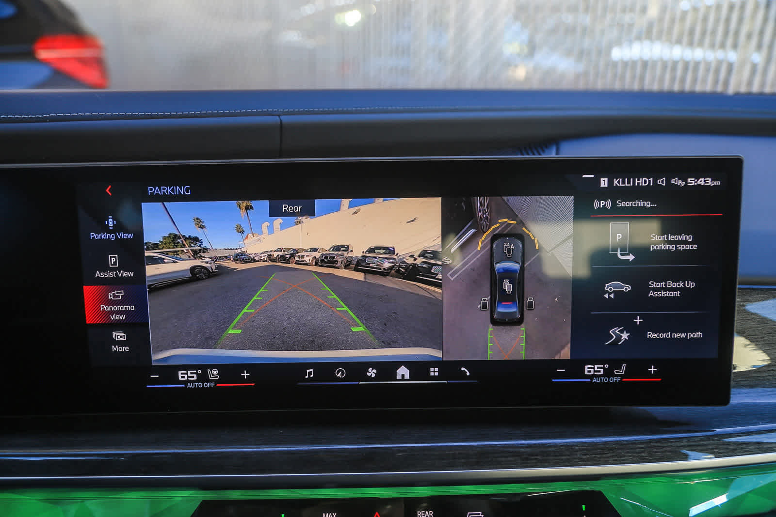 Used 2025 BMW i7 M70 w/ Executive Package image 20