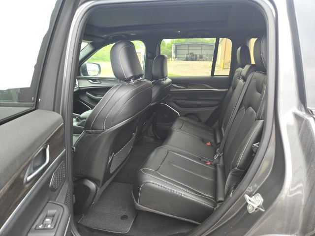 New 2026 Jeep Grand Cherokee Limited AWD/4WD image 8