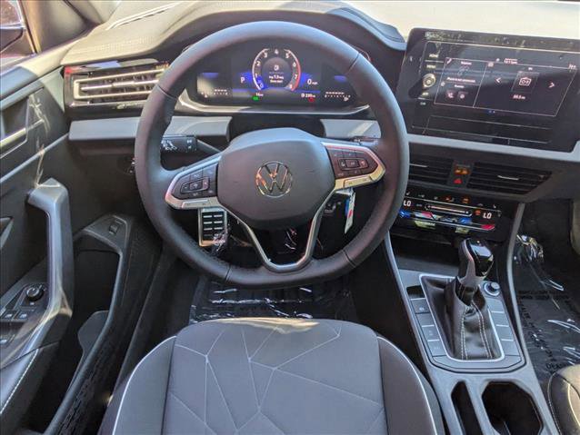 Used 2025 Volkswagen Jetta Sport image 3