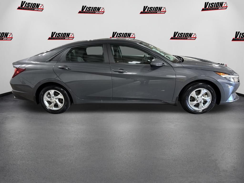 Used 2023 Hyundai Elantra SE FWD image 6