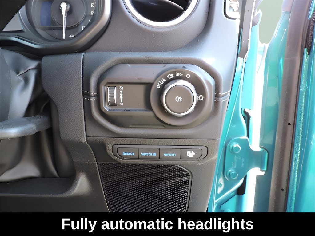 New 2024 Jeep Wrangler Unlimited Sahara w/ Technology Group AWD/4WD image 28
