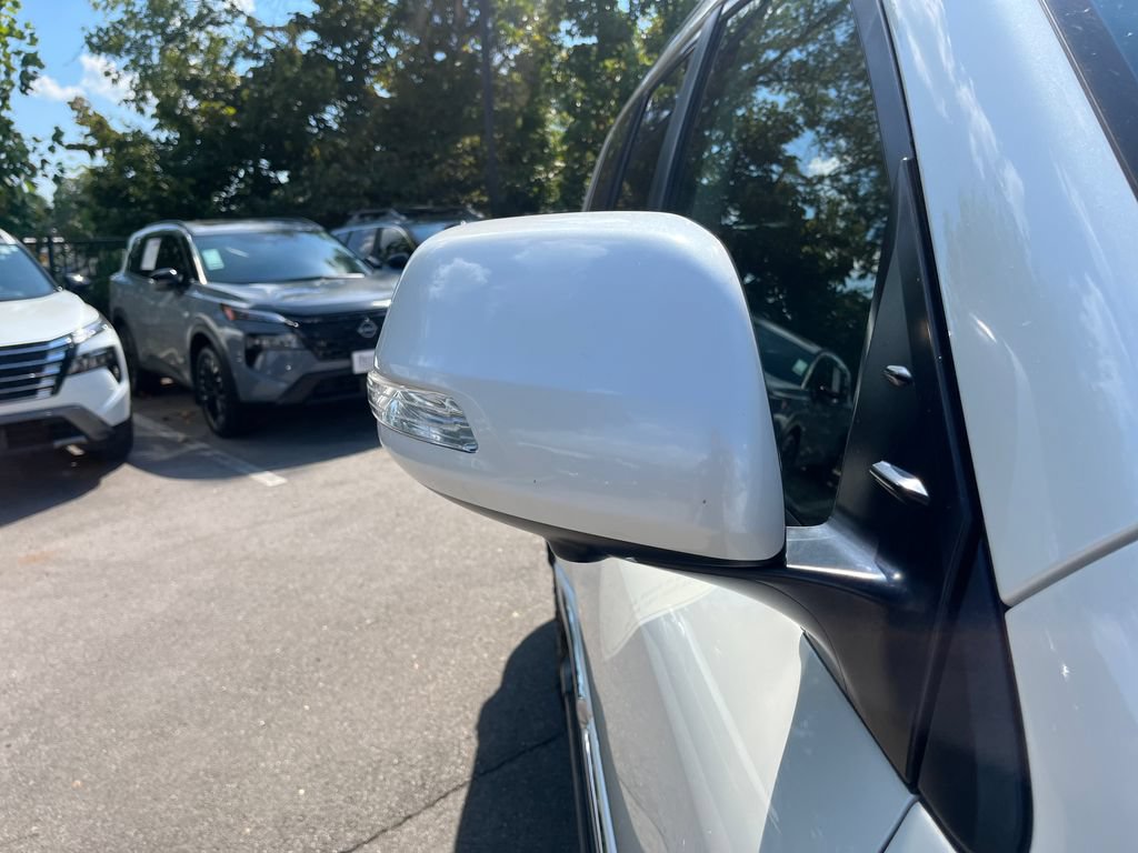 Used 2015 Toyota Land Cruiser AWD/4WD image 38