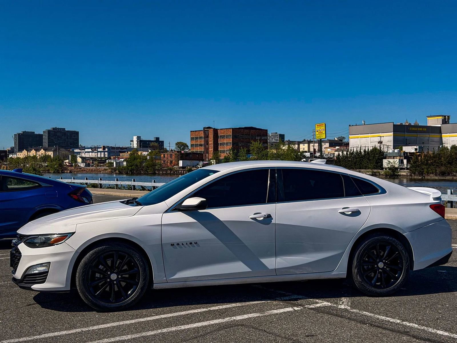Used 2021 Chevrolet Malibu RS FWD image 3