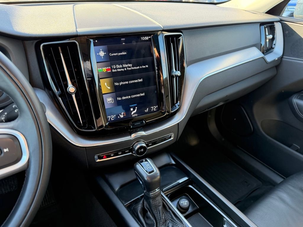 Used 2020 Volvo XC60 T6 Momentum image 16