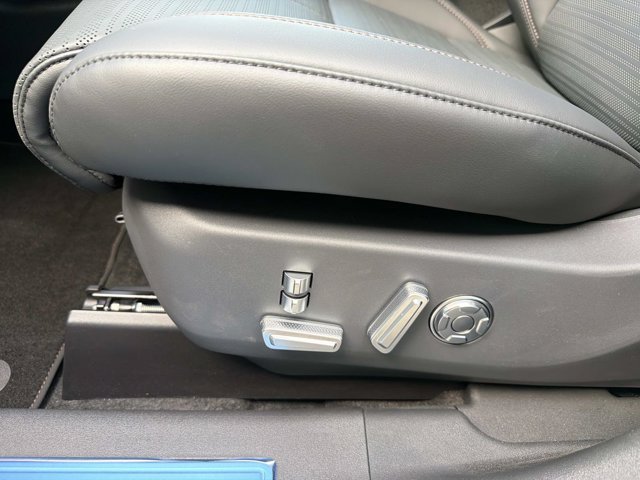 New 2026 Lincoln Nautilus Reserve AWD/4WD image 12