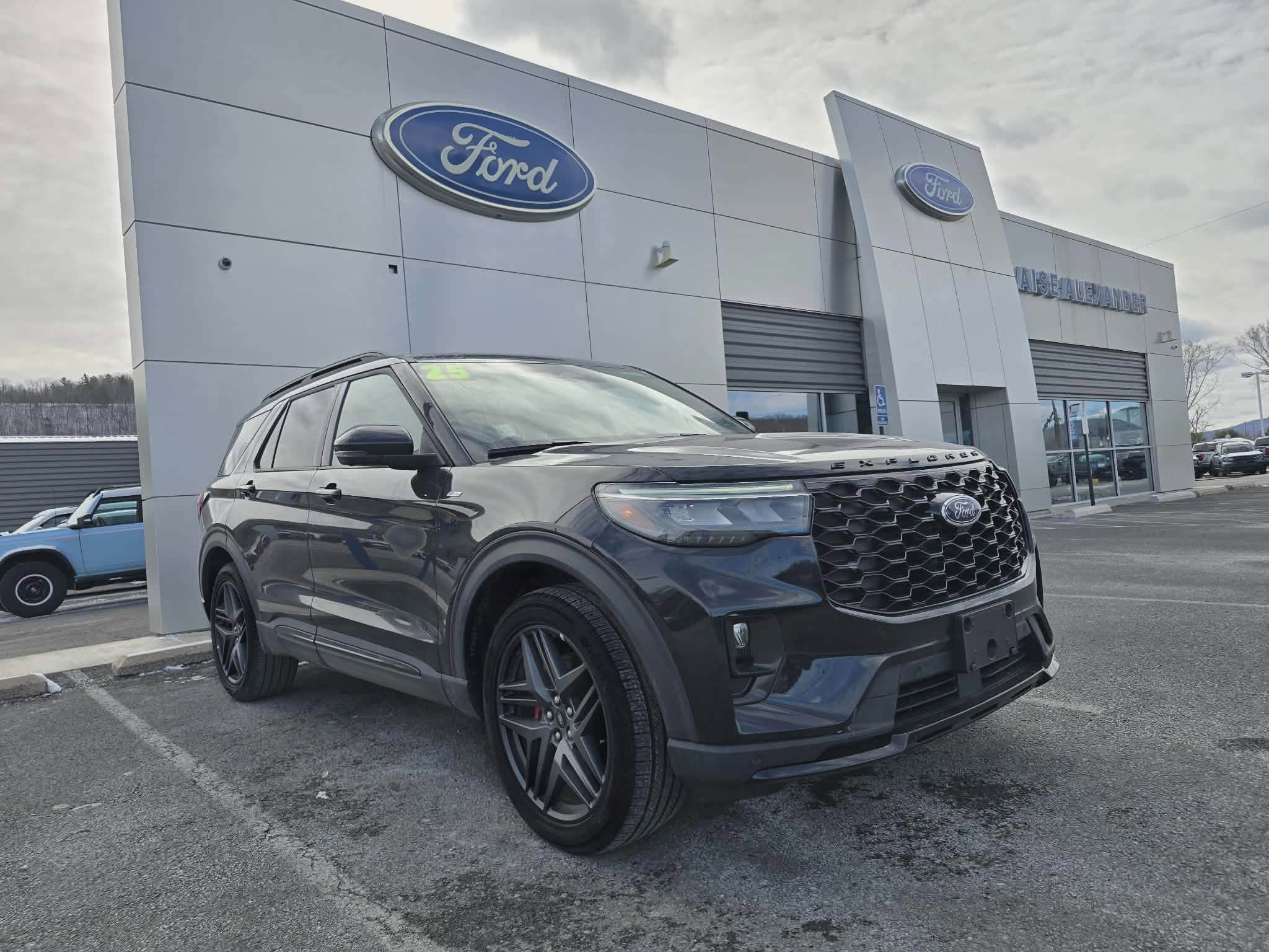 Used 2025 Ford Explorer ST-Line w/ ST-Line Street Pack