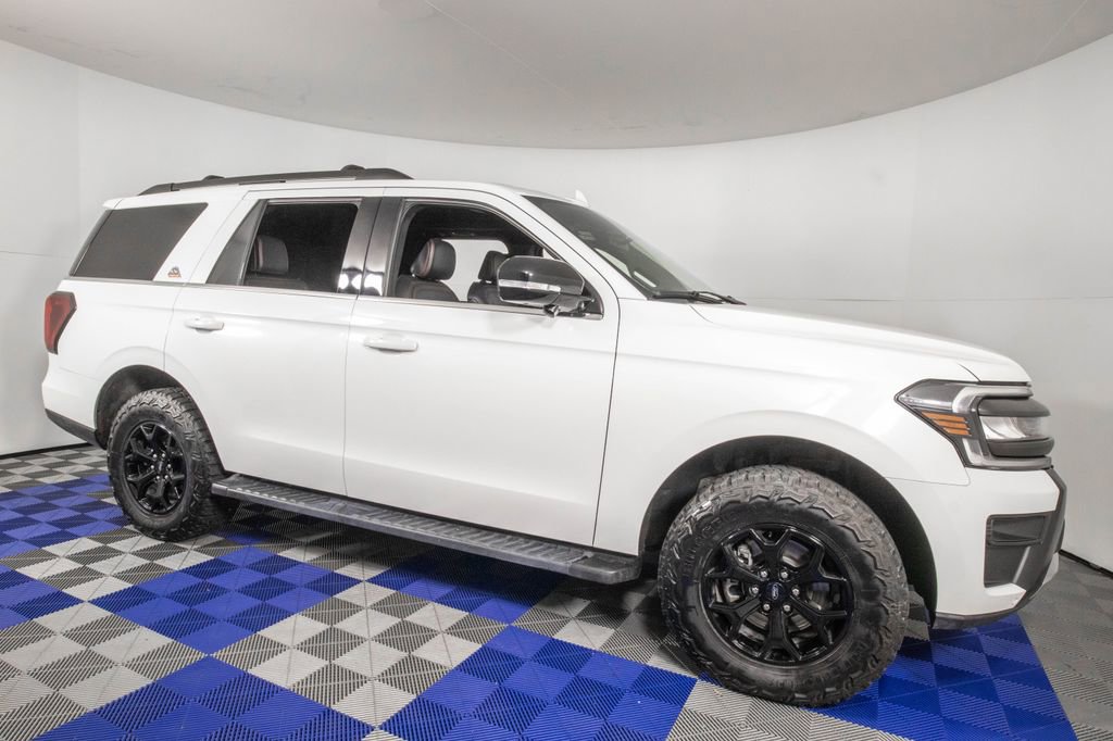 Used 2024 Ford Expedition Timberline image 3